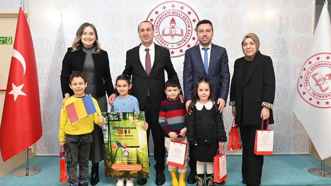 Uşak’ta Miniklerden Çevre ve Barış Mesajı