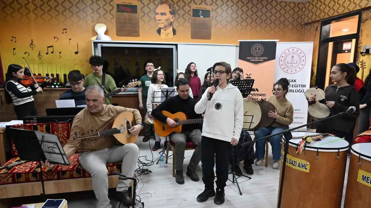 Uşak'ta Geçmişten Nefese Türk Müziği Yolculuğu