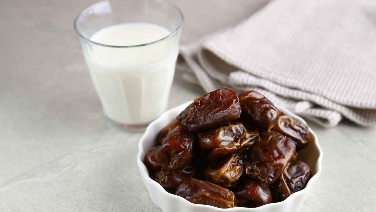 Ramazan’da Yeni Trend: Sahurda Hurma ve Süt Tüketmek Doğru mu?