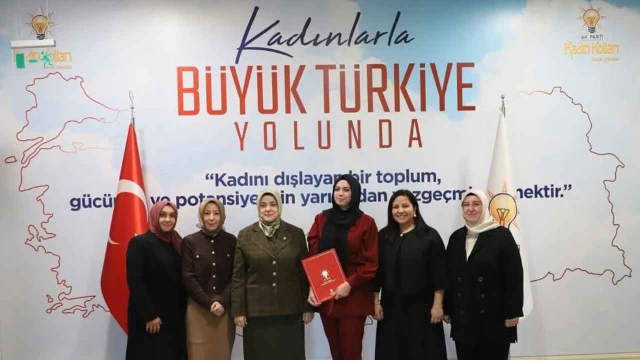 AK Parti'de Uşak'ın 2 ilçesine yeni kadın kolları başkanı atandı