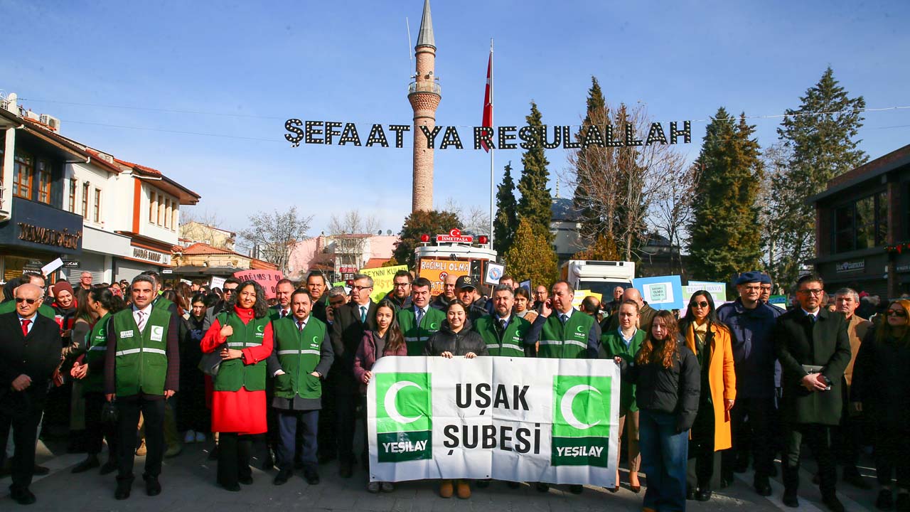 Uşak'ta Yeşilay Haftası dolayısıyla yürüyüş düzenlendi