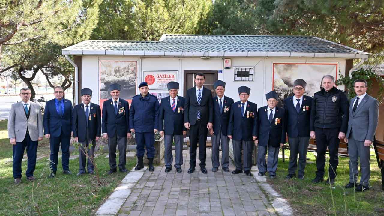 Uşak Valisi Serdar Kartal’dan Şehit Aileleri ve Gazilere Ziyaret