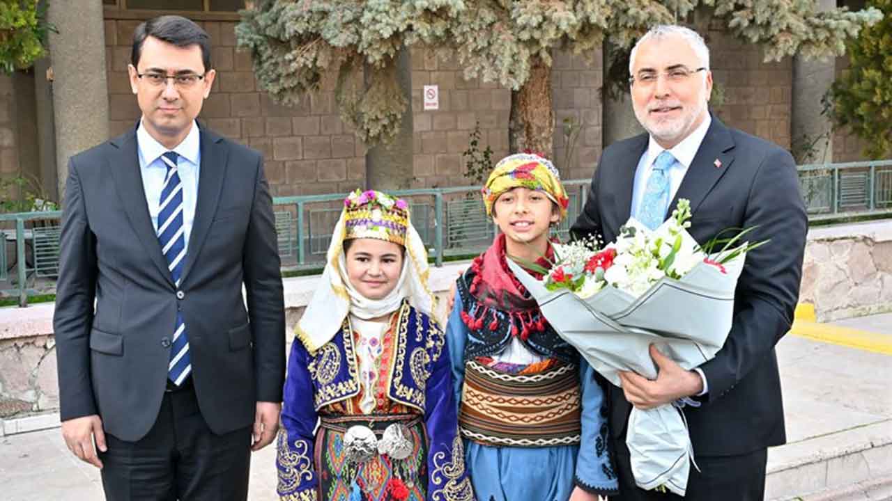 Bakan Vedat Işıkhan Uşak Valiliği'ni Ziyaret Etti