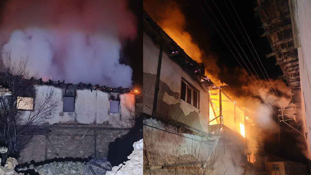 Uşak'ta 2 katlı köy evinde yangın çıktı
