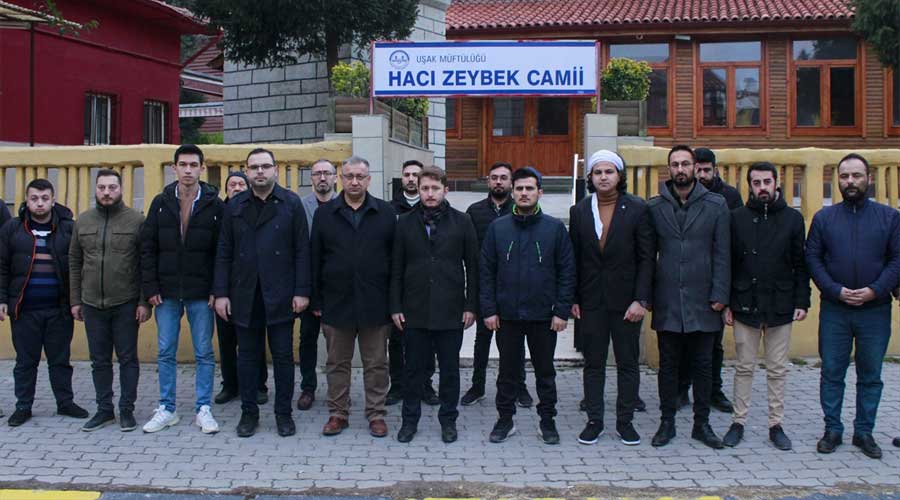 Uşak'ta "İsveç'te Kur'an-ı Kerim yakılmasına" tepki