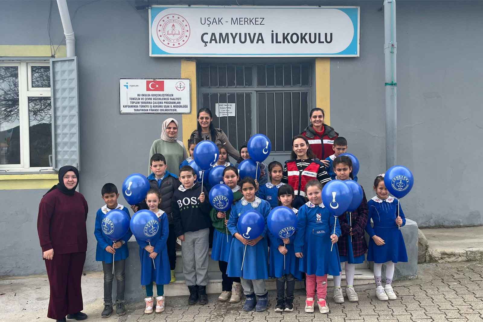 Uşaklı minikler jandarma ekipleriyle 1 gün geçirdi