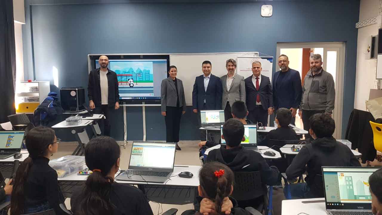 Uşak Üniversitesi’nden Teknoloji Hamlesi