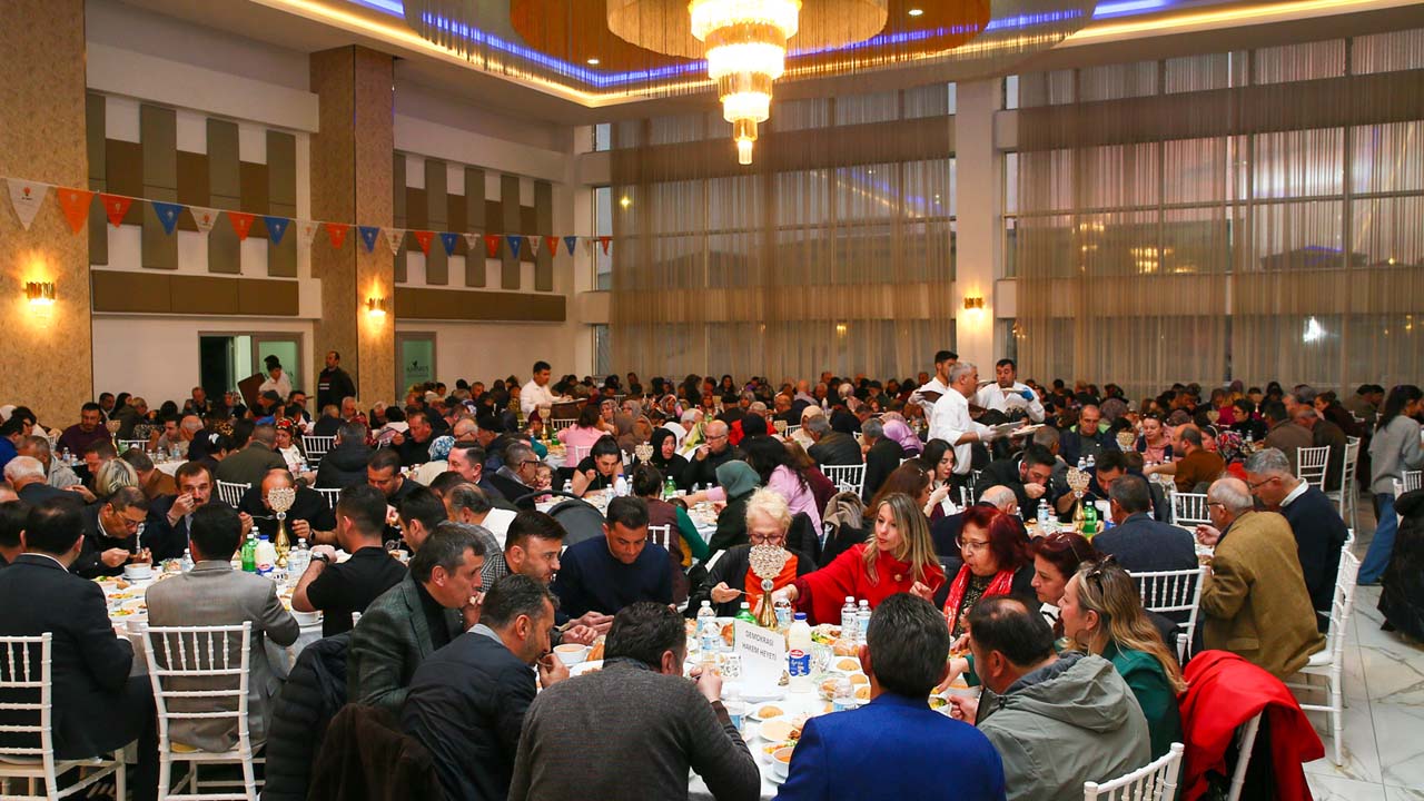 AK Parti Uşak İl Başkanlığı'ndan 'Vefa İftarı' Programı