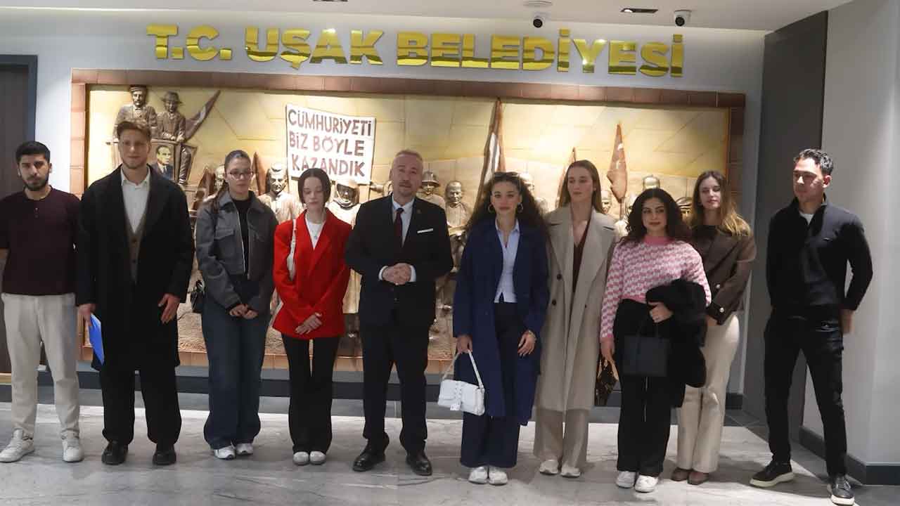 Uşak’ta Öğrencilere Destek Mesajı: Başkan Yalım’dan Önemli Davet