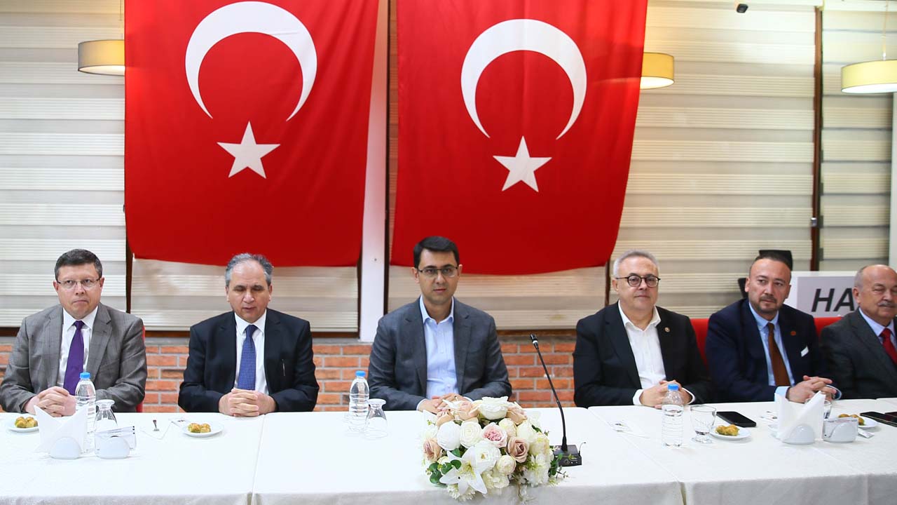 Uşak'ta il protokolü bayramlaştı