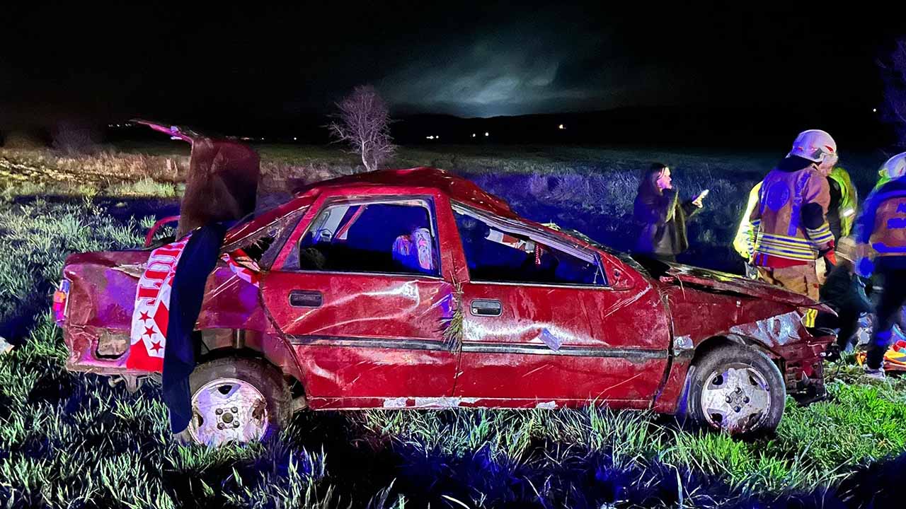 Yağışlı Hava Kazayı Getirdi: 1 kişi öldü, 3 kişi yaralandı