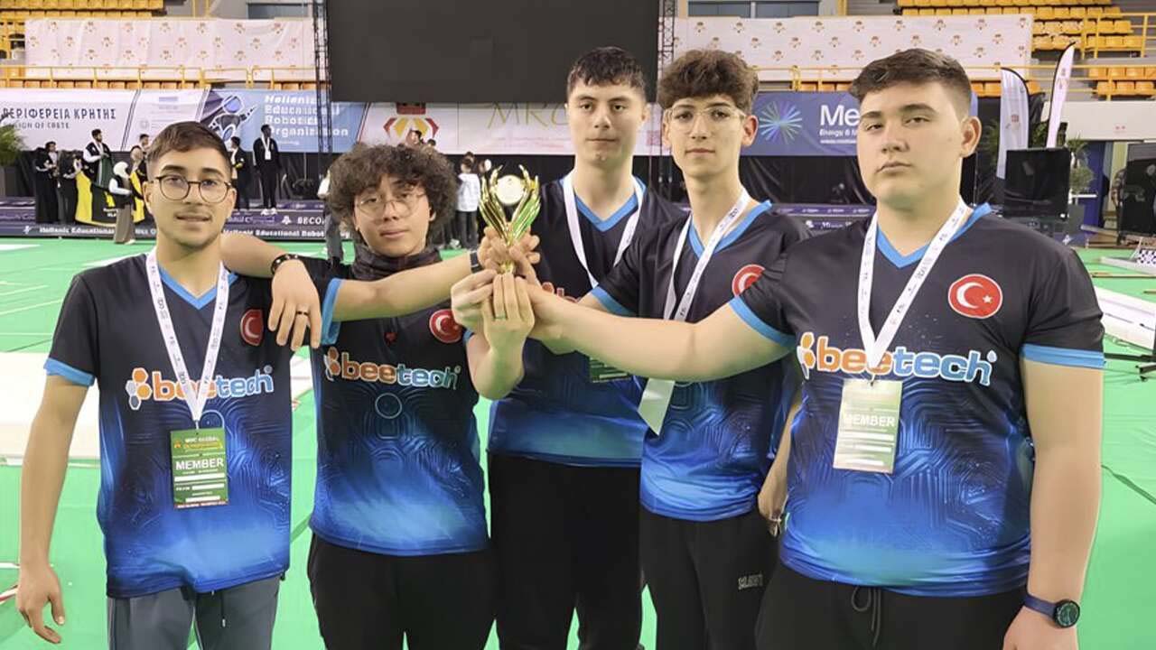 Uşak’tan Dünya Birinciliği: Minos Robot Olimpiyatları’nda Zirvedeler