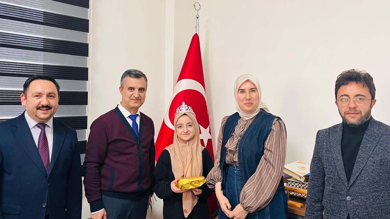 Uşak’a Bölge Derecesi Getiren Öğrencilere Ödül