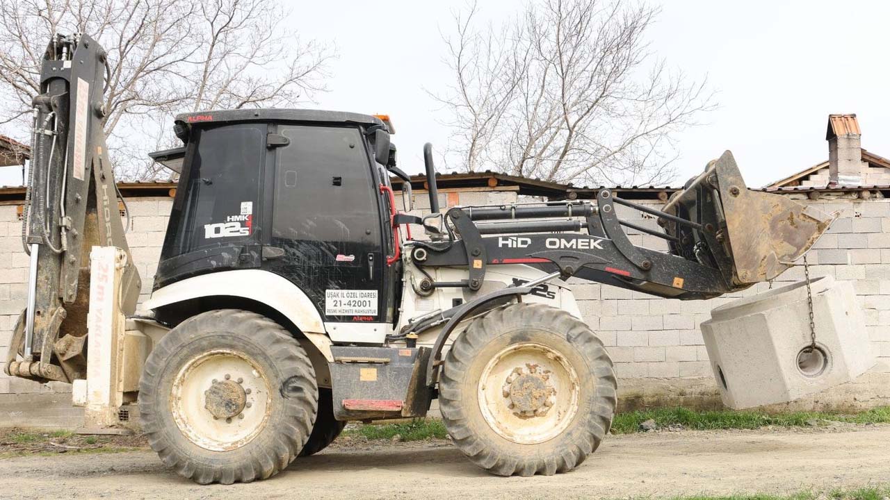 Uşak’ta Okul, Yol ve Su Projeleri Hız Kesmiyor