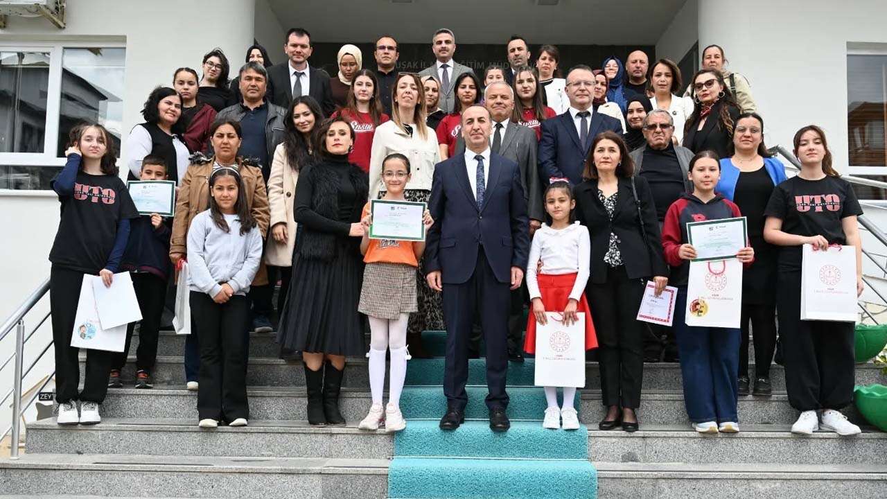 Uşak’ta Genç Yetenekler İçin Ödül Töreni Düzenlendi