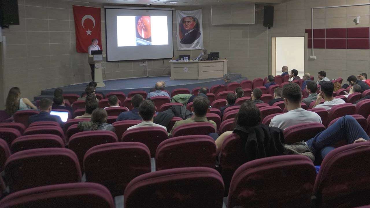 Uzmanlar Uşak’ta Buluştu Bilimsel Sempozyuma Yoğun İlgi