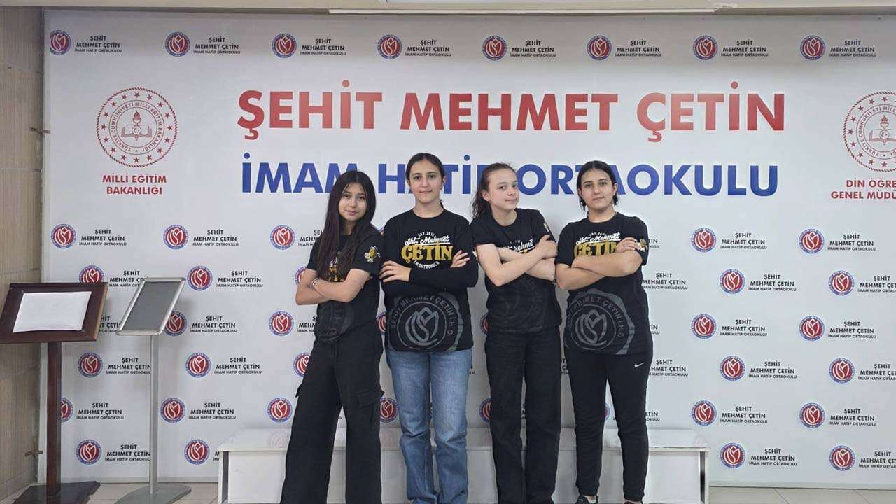 Şehit Mehmet Çetin İmam-Hatip Ortaokulu Dünya Üçüncüsü Oldu