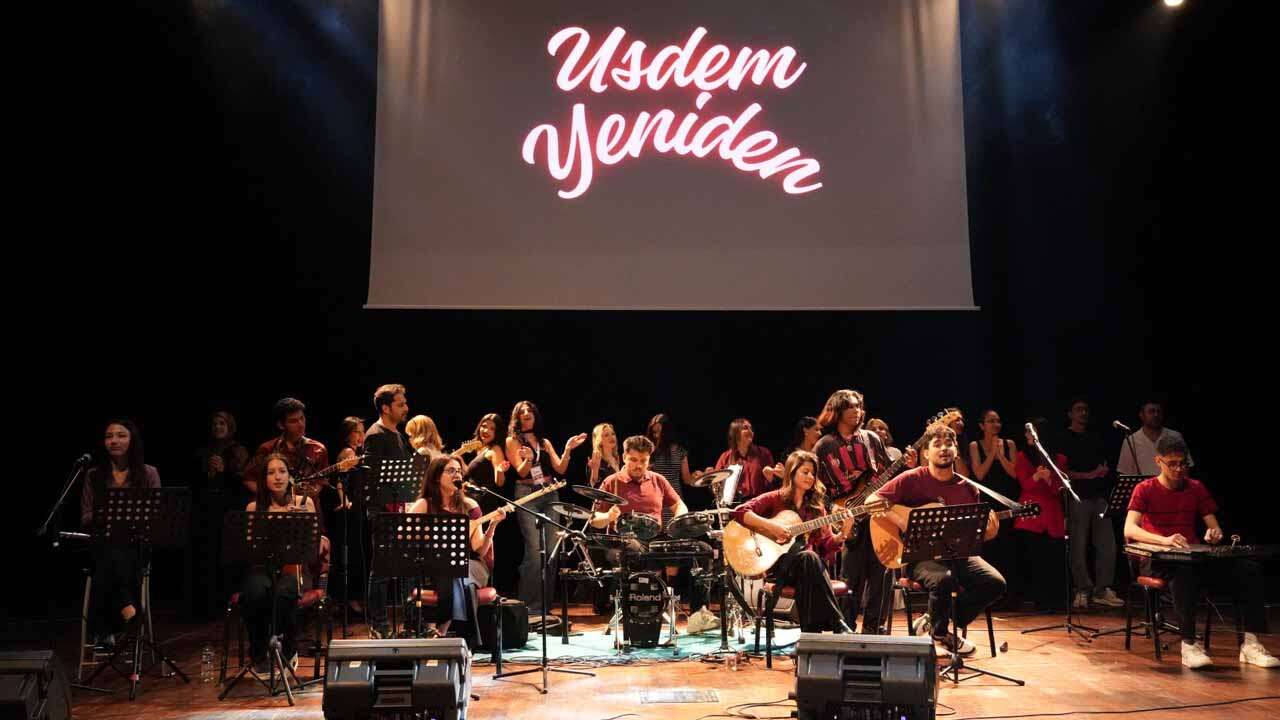 USDEM’den “Yeniden” Konseri, Uşak’ta Sanat Dolu Geceye Yoğun İlgi