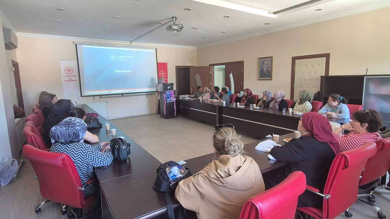 Uşak’ta Kadın Sağlığı İçin “Menopoz Okulu” Etkinliği Düzenlendi