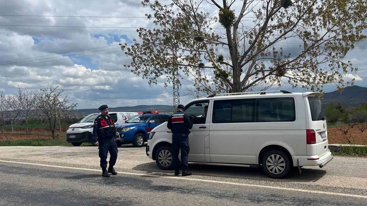 Uşak’ta Jandarma Ekiplerinden Düzensiz Göç Denetimi