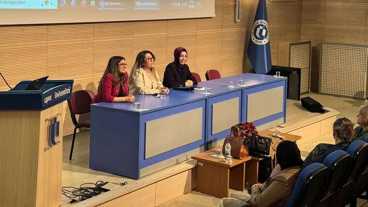 Uşak’ta Hemşirelikte Şefkat, Dijitalleşme ve İnovasyon Sempozyumu