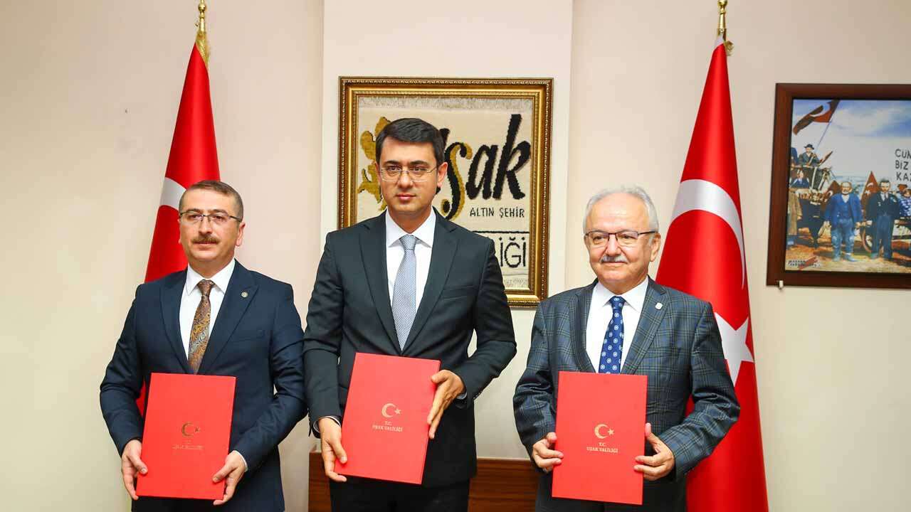 Uşak’ta Gençleri Suçtan Uzak Tutacak Proje İçin İmzalar Atıldı