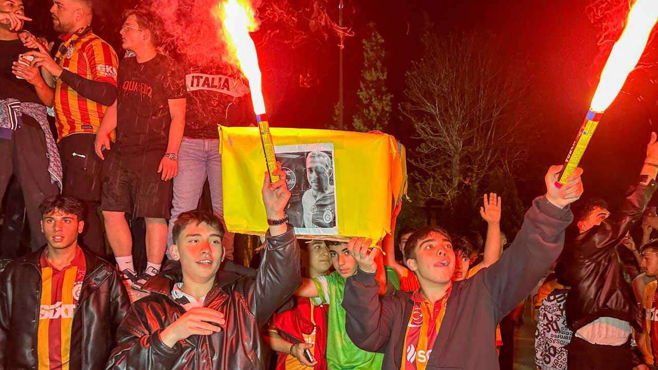 Uşak'ta Galatasaray'ın şampiyonluğu kutlandı