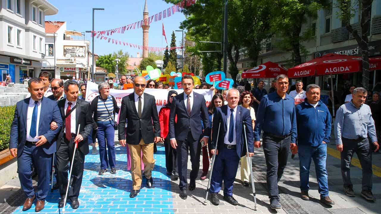 Engelliler Haftası dolayısıyla yürüyüş yapıldı