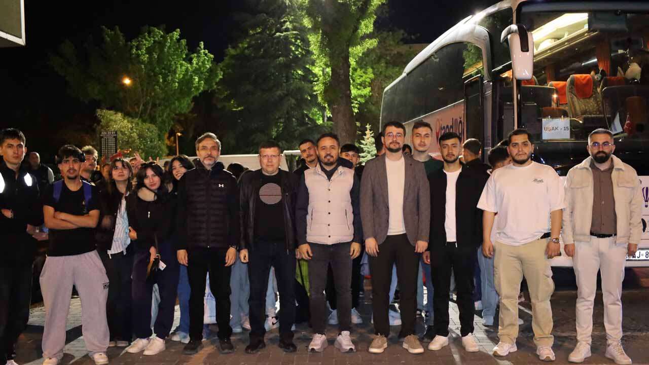 Uşaklı Gençler Kocaeli’ndeki Büyük Şölene Uğurlandı
