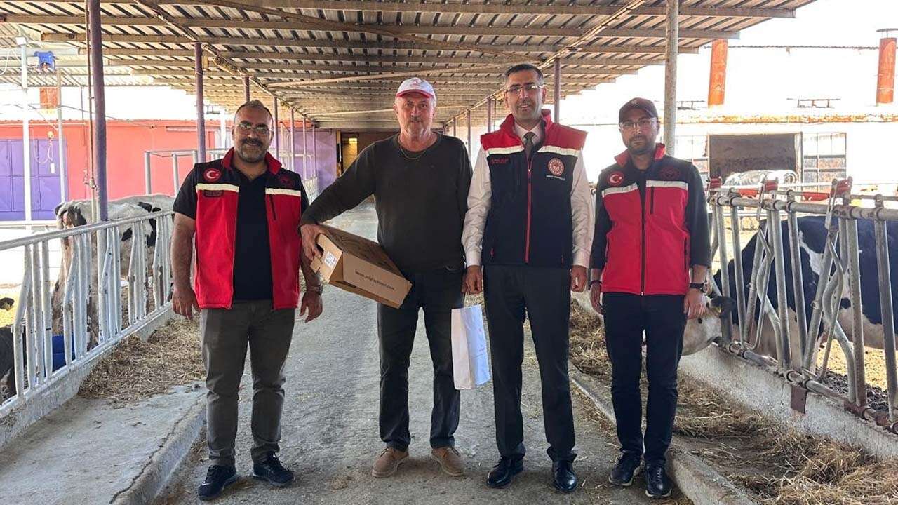 Göğem Köyü’nde Sorgum Sudan Otu Tohumu Dağıtıldı