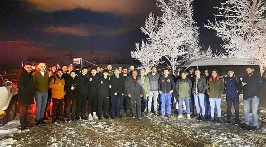 60 üniversite öğrencisi Murat Dağı'nda mahsur kaldı!