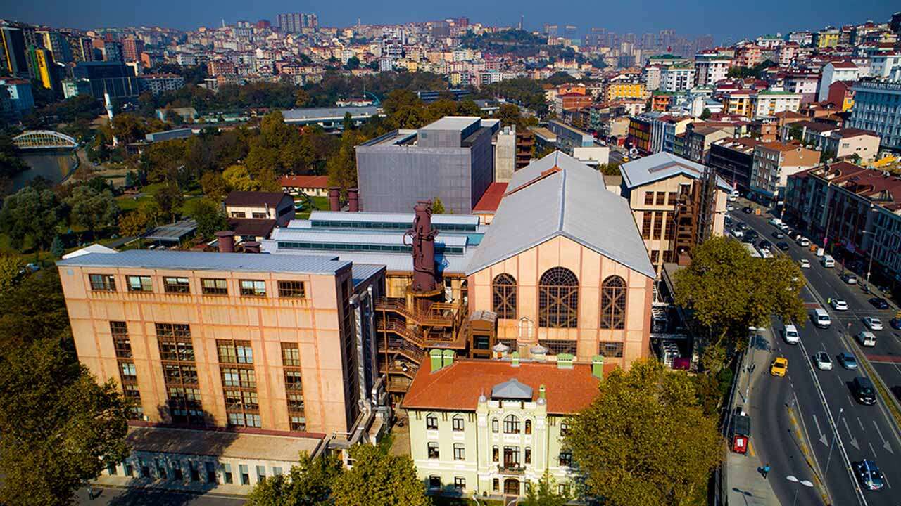 Kapatılan Bilgi Üniversitesi Öğrencileri Ne Yapacak, Nakil Nasıl Olacak?