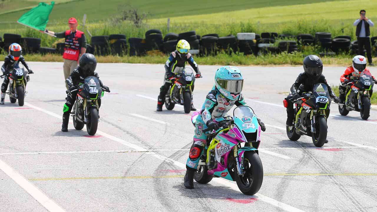 Türkiye Süpermoto ve Motomini Şampiyonası'nın İkinci Ayağı Uşak'ta yapıldı