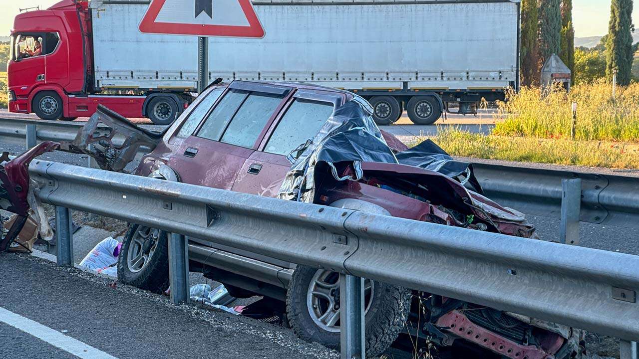 Uşak'ta Refüje Çarptıktan Sonra Sürüklenen Cipteki 1 Kişi Öldü