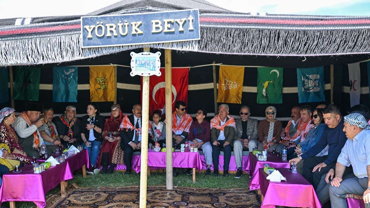 Banaz’da 18. Yörük Şenliği Büyük Katılımla Gerçekleşti