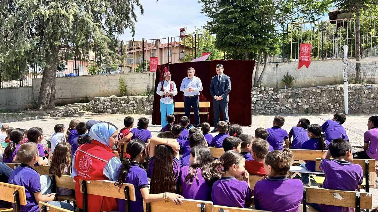 Fahrettin Tuğrul Karakuyu’da Çocuklarla Bir Araya Geldi