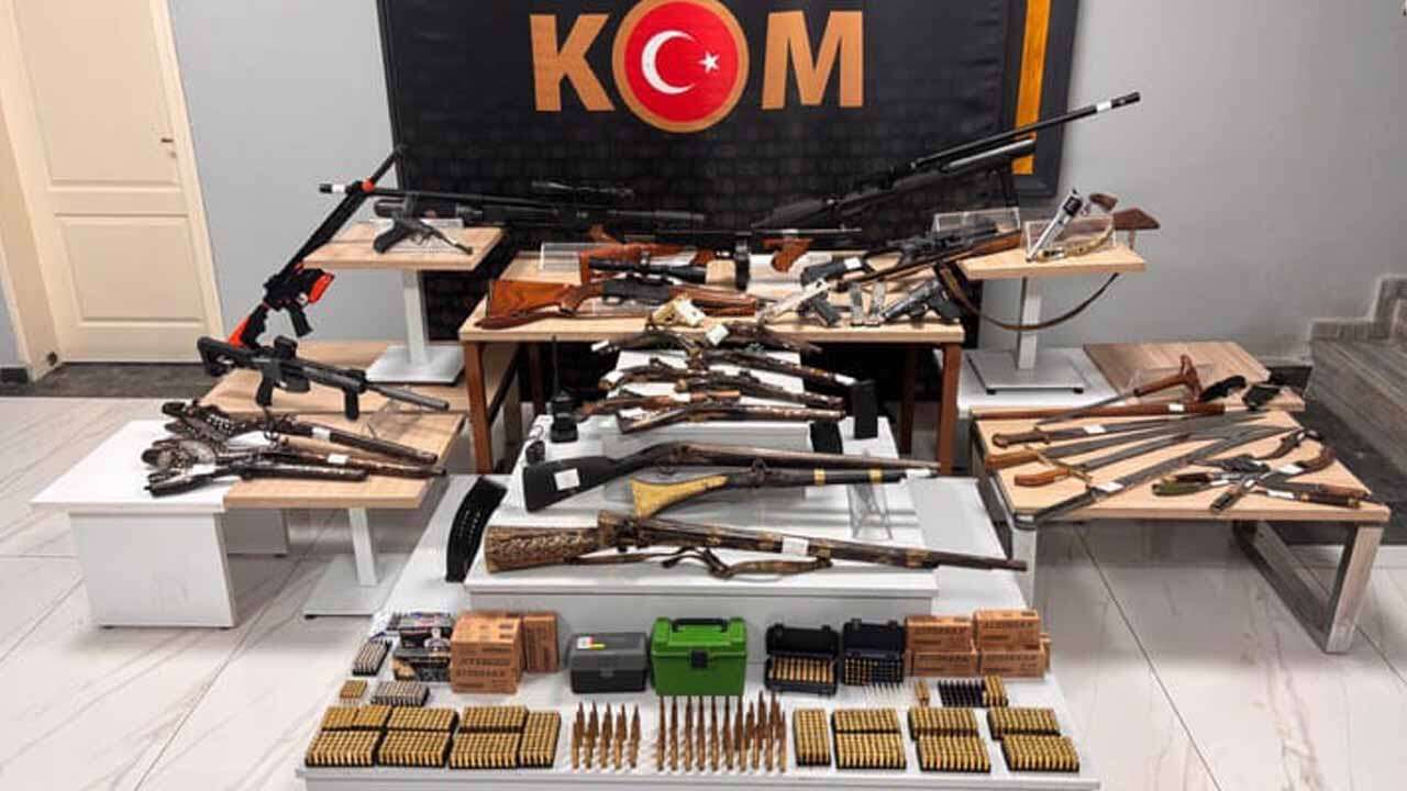 Uşak’ta İkamet ve İş Yerine Operasyonda Cephanelik Ele Geçti
