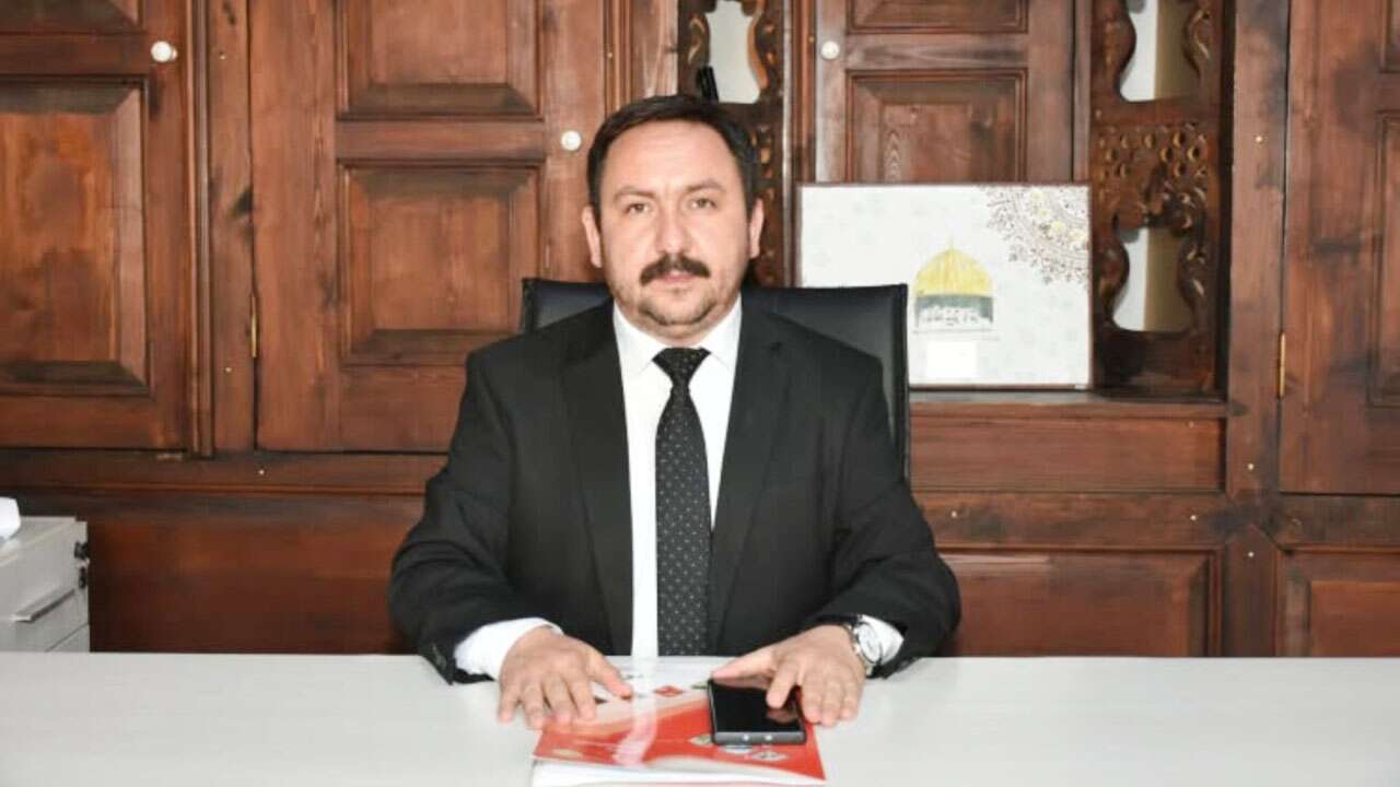 Uşak Kent Konseyi Başkanı İbrahim Karadedeli’den Sürpriz Karar