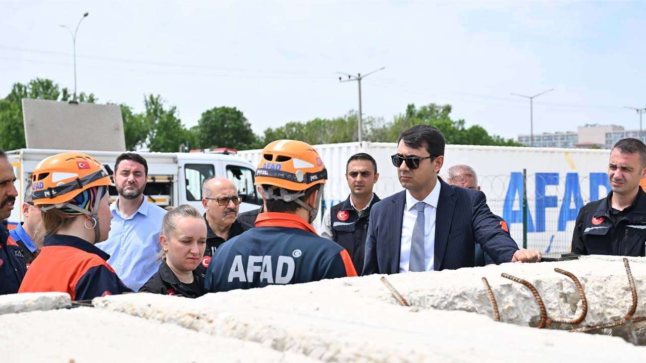 Vali Kartal AFAD Çalışmaları Hakkında Bilgi Aldı
