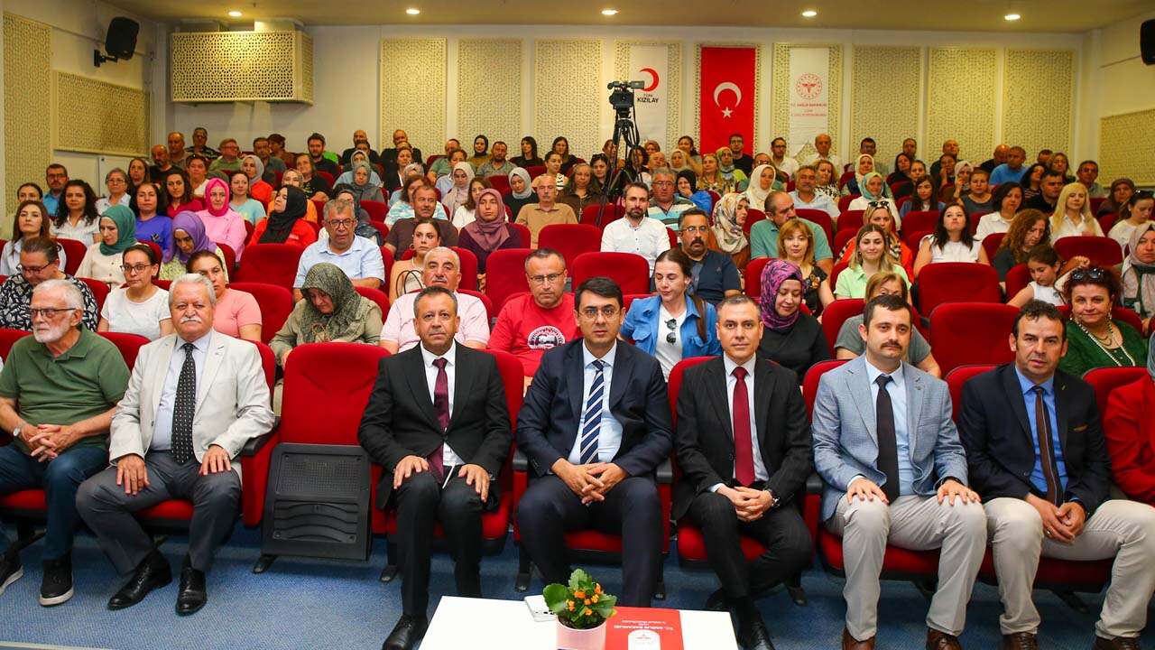 Uşak'ta Kan Bağışçılarına Plaket Verildi