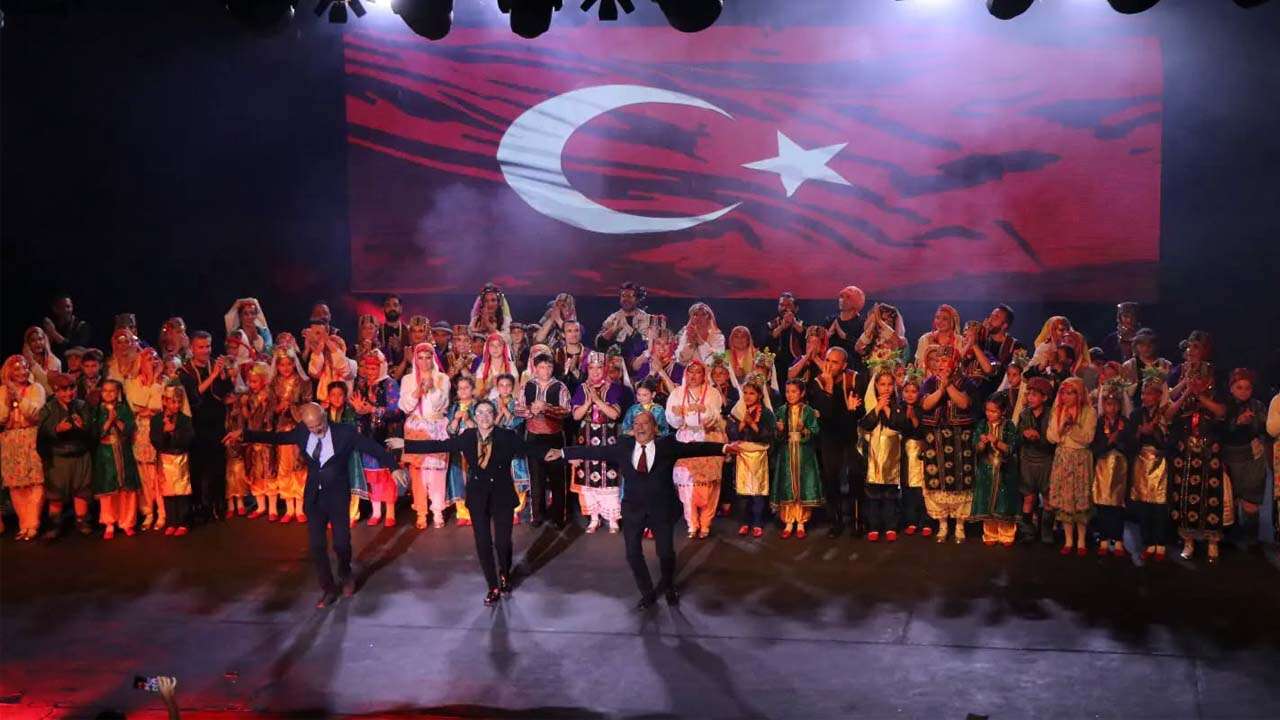 Uşak’ta Halk Danslarıyla Kadim Yolculuk Anlatıldı