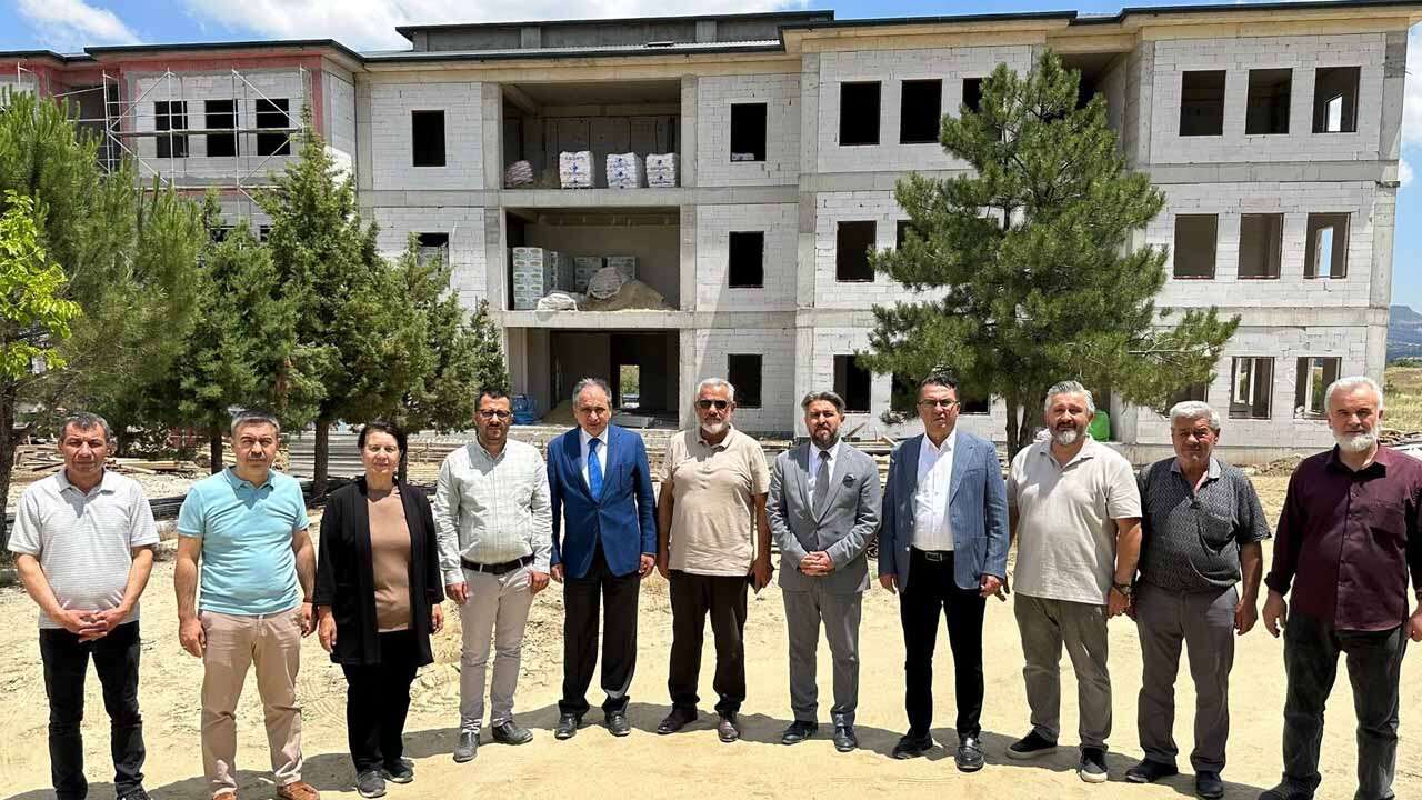 Eşme’ye Spor, Eğitim ve Sağlıkta Yeni Dokunuş