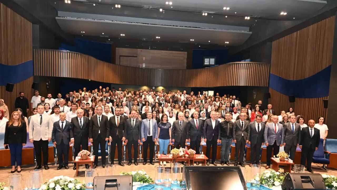 Uşak'ta "Maarifin İzinde Eğitimde İyi Örnekler 2026" Finalinde Ödüller Sahiplerini Buldu