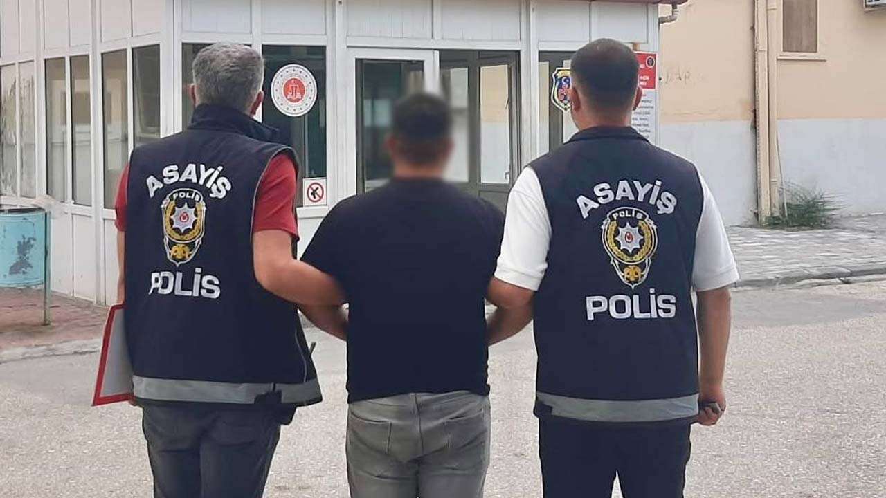 Uşak Polisi Aranan İki Kişiyi Yakaladı