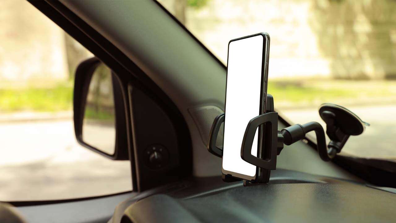 Telefon Tutucular Resmen Serbest Oldu