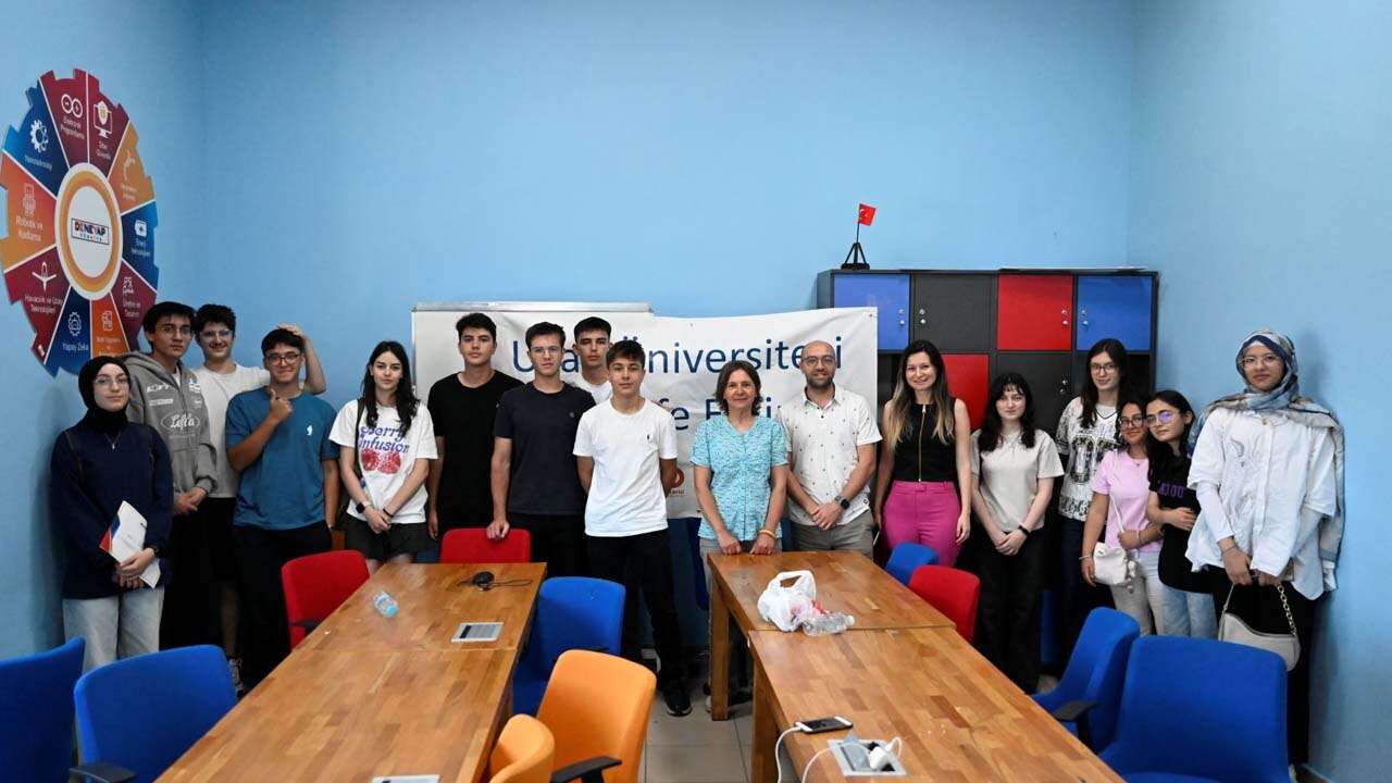 Uşak Üniversitesi’nden Liselilere Bilim Dolu Etkinlik