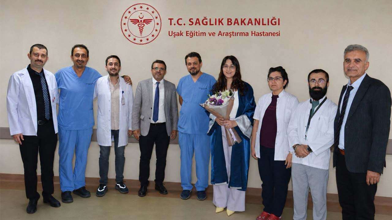 Uşak’ta Genç Hekimin Uzmanlık Başarısı