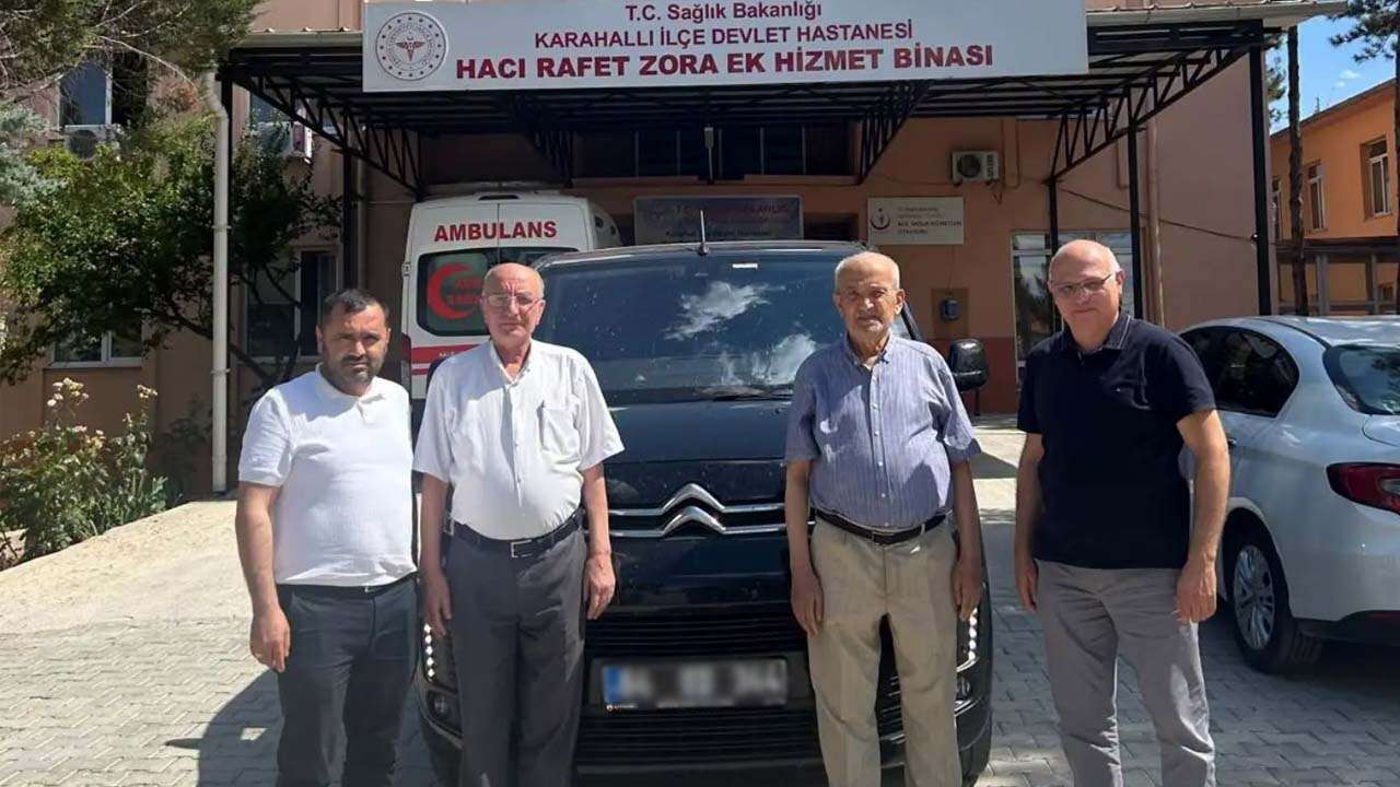 Karahallı Devlet Hastanesi’ne Diyaliz Hastası Nakil Aracı Bağışı