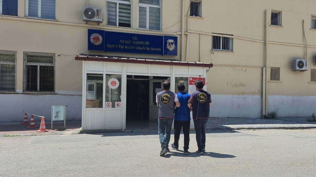 Uşak’ta JASAT’tan Aranan Şahıslara Operasyon, 63 Kişi Yakalandı