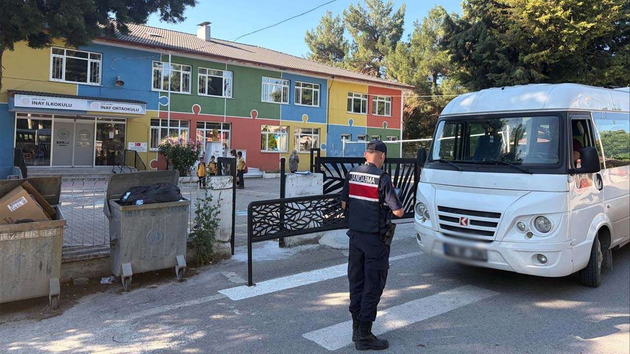 Uşak Jandarması Okul Çevrelerinde Kuş Uçurtmadı